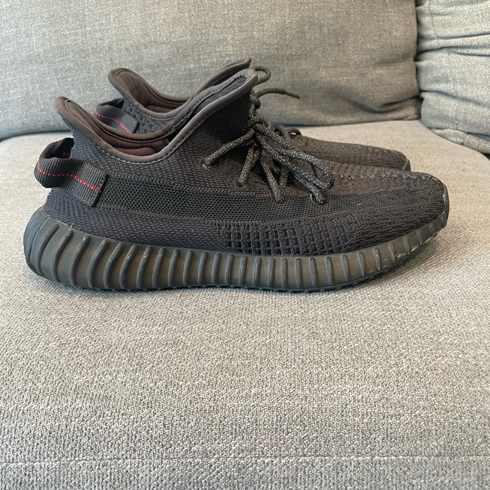 Men’s Adidas Yeezy Boost 350 V2 Black non reflective